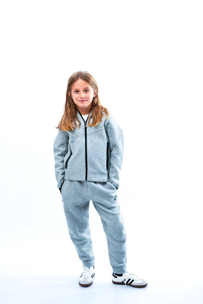 Felpa + patalone Bambino Nike N NSW TECH FLEECE FZ SET 86L050 042 N NSW TECH FLEECE FZ SET 86L050042 Nike