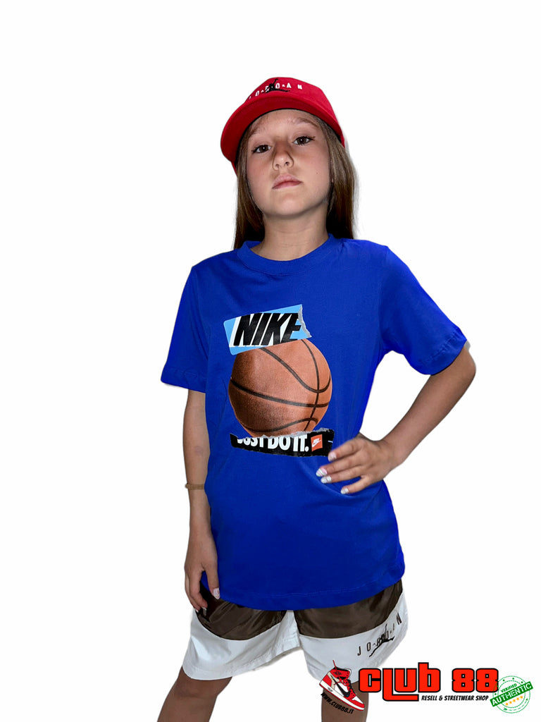 T-shirt Bambino Nike B NSW TEE BASKETBALL BALL DR9679-480 B NSW TEE BASKETBALL BALLDR9679-480 Nike