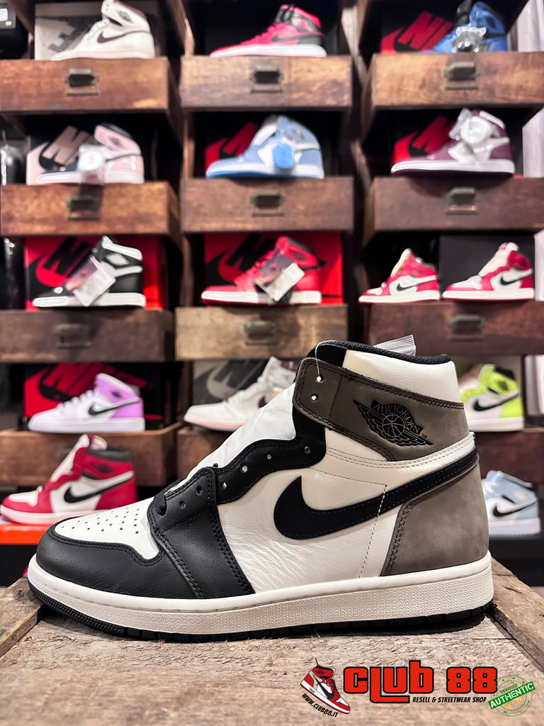 Sneakers Unisex Nike Jordan AIR JORDAN 1 HIGH 555088-105 MOCHA AIR JORDAN 1 HIGH555088-105 MOCHA Nike Jordan