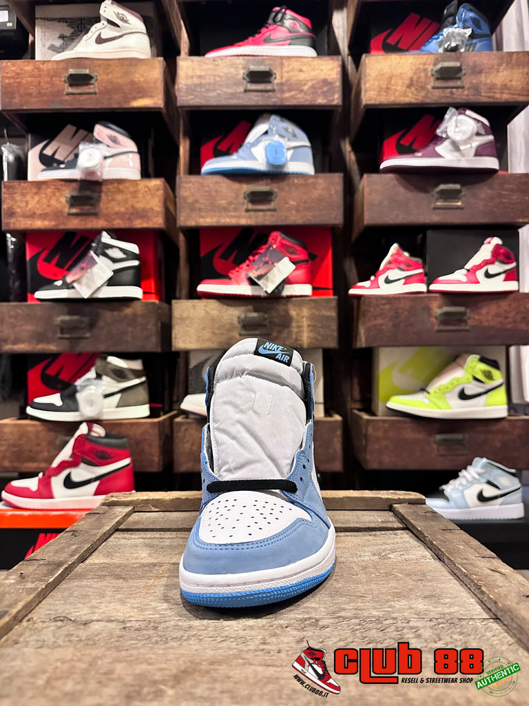 Sneakers Unisex Nike Jordan AIR JORDAN 1 HIGH 555088-134 UNIVERSITY BLUE AIR JORDAN 1 HIGH555088-134 UNIVERSITY BLUE Nike Jordan
